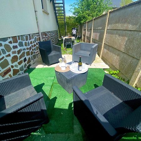 Une Ambiance Cosy Avec Jardin Privatif Nassandres Exterior photo