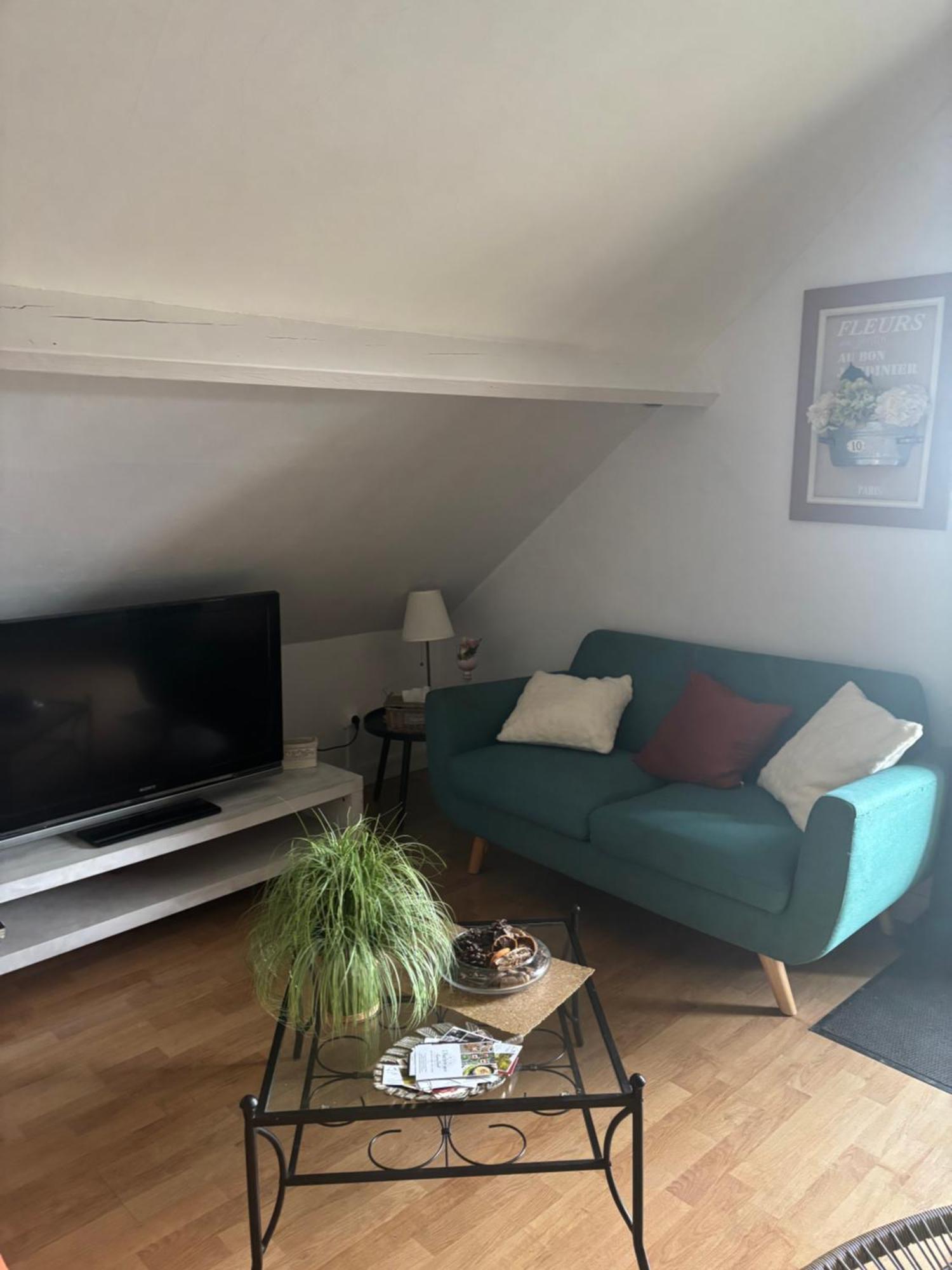 Une Ambiance Cosy Avec Jardin Privatif Nassandres Exterior photo