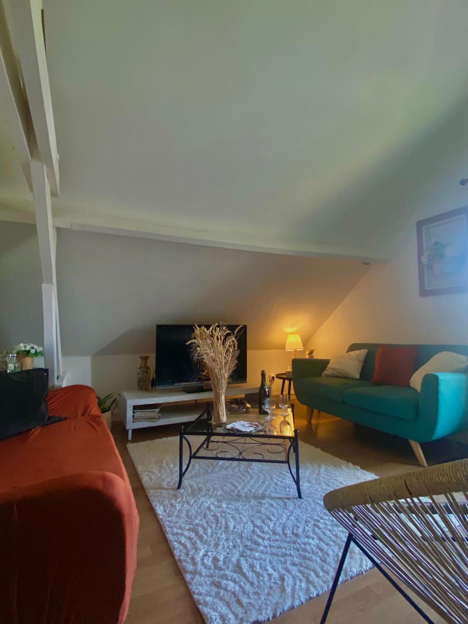 Une Ambiance Cosy Avec Jardin Privatif Nassandres Exterior photo