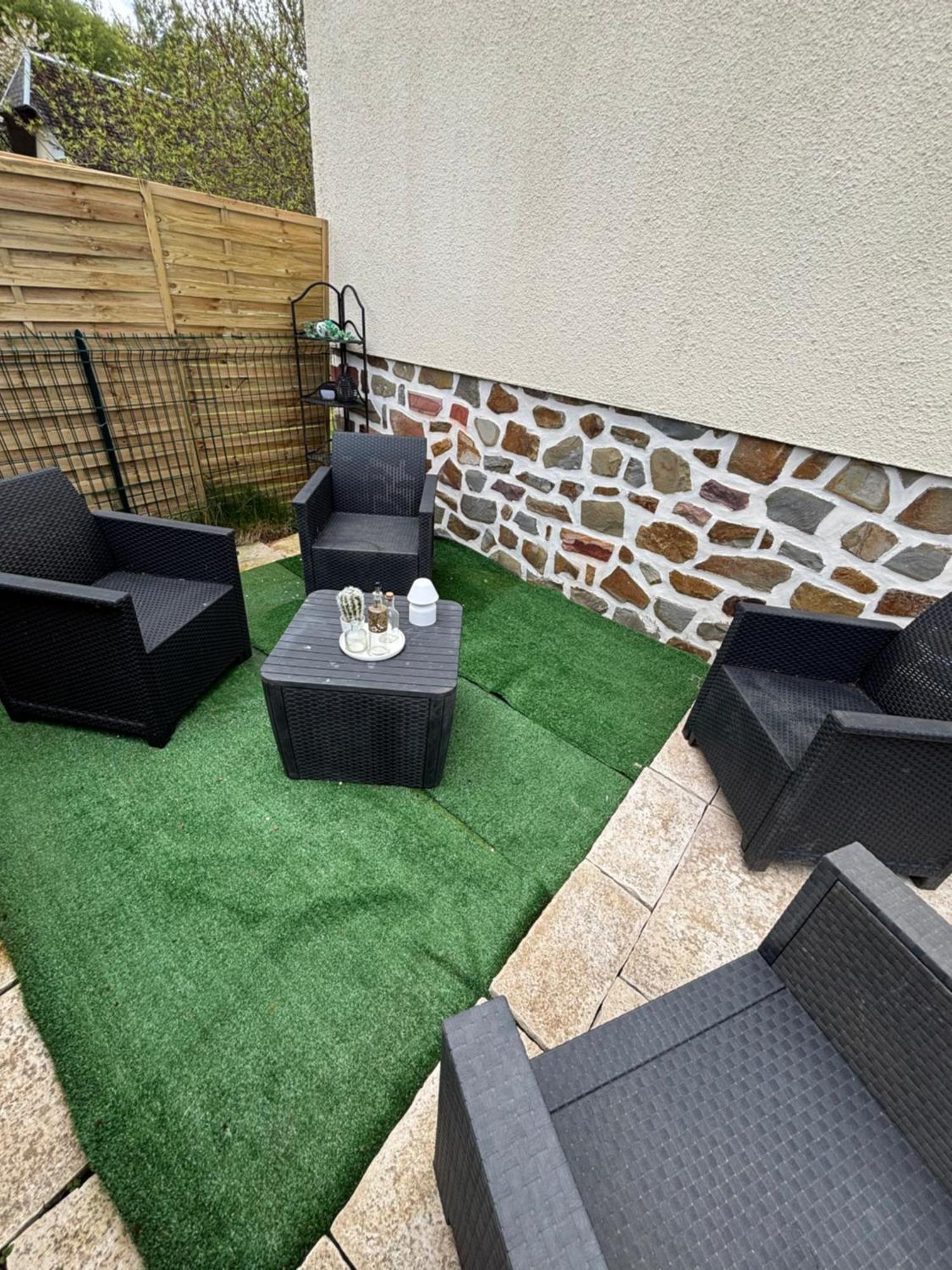 Une Ambiance Cosy Avec Jardin Privatif Nassandres Exterior photo